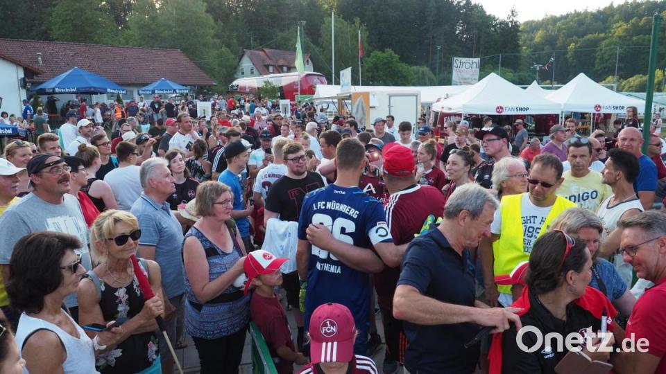 Der Club schießt Tore: Sechs Stück beim 6:0-Erfolg im Freundschaftsspiel bei der DJK Ammerthal. Bild: ref