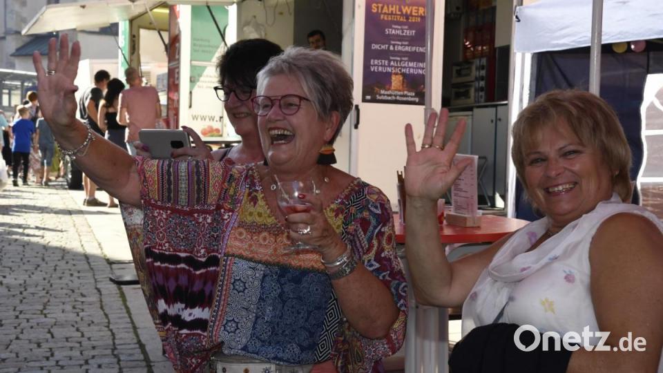 Bilder von der Eröffnung des 43. Sulzbach-Rosenberger Altstadtfestes am Freitagabend. Bild: Petra Hartl