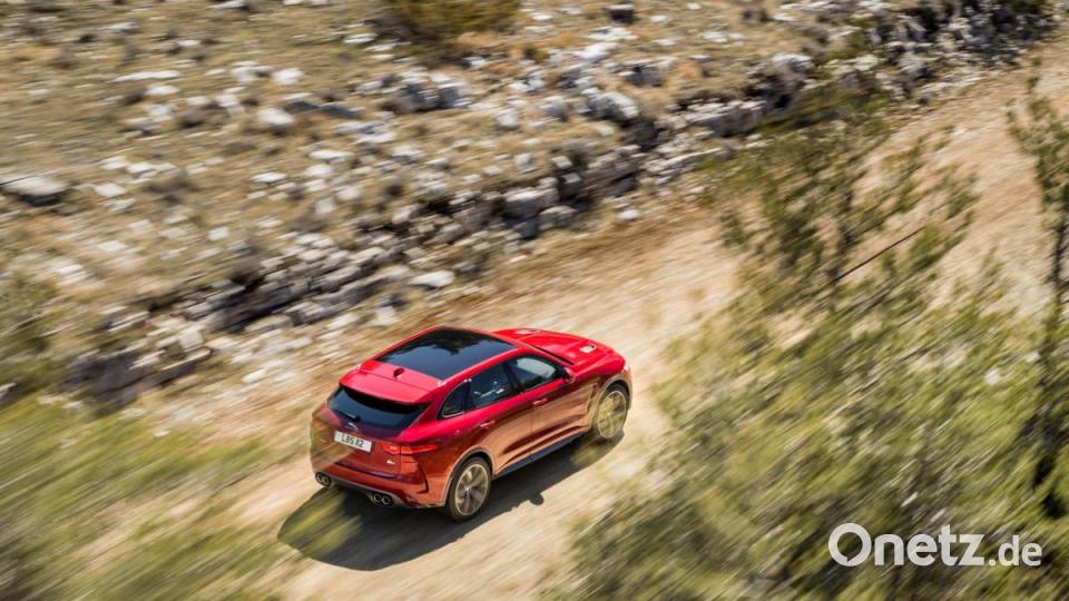 Der SVR ist die stärkste und schnellste Variante des weltweit mit zahlreichen Preisen bedachten Jaguars F-Pace. Bild: Jaguar