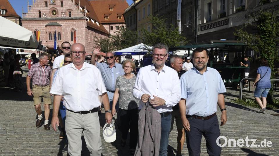 Bilder von der Eröffnung des 43. Sulzbach-Rosenberger Altstadtfestes am Freitagabend. Bild: Petra Hartl