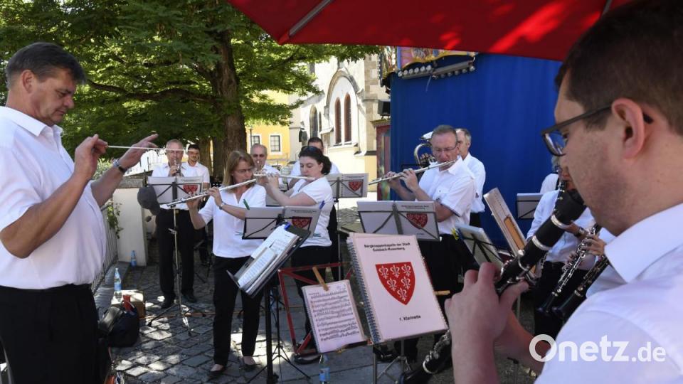 Bilder von der Eröffnung des 43. Sulzbach-Rosenberger Altstadtfestes am Freitagabend. Bild: Petra Hartl