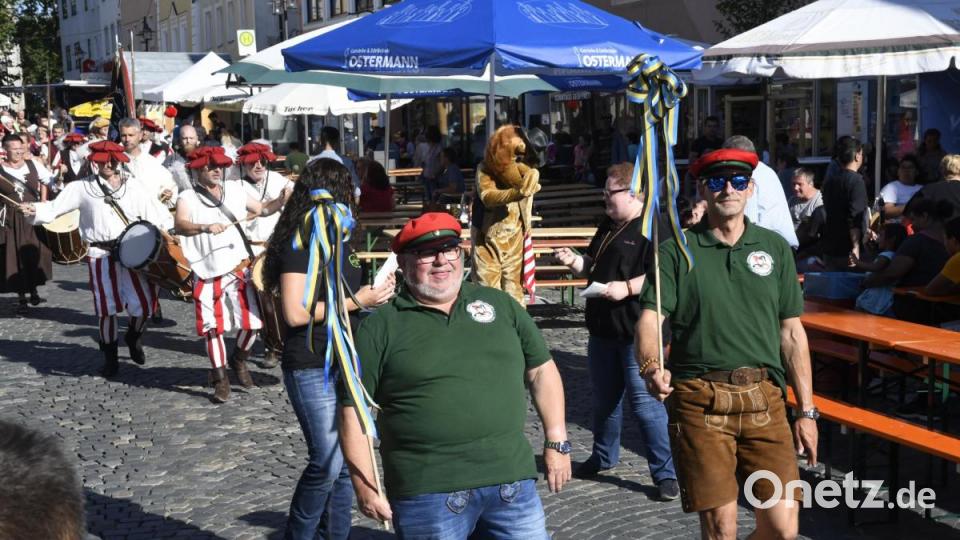 Bilder von der Eröffnung des 43. Sulzbach-Rosenberger Altstadtfestes am Freitagabend. Bild: Petra Hartl