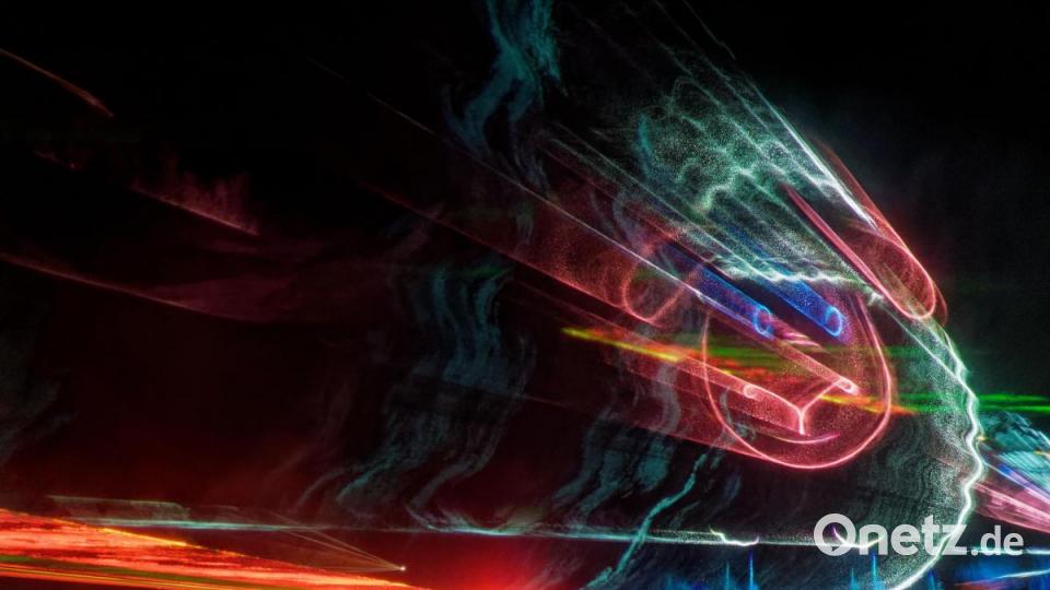 8000 Menschen ließen sich am Samstagabend von der Lasershow im Fischhofpark verzaubern. Der Tirschenreuther &quot;cooltour&quot;-Sommer ist zur Marke geworden und lockt die Leute aus nah und fern. Bild: tr