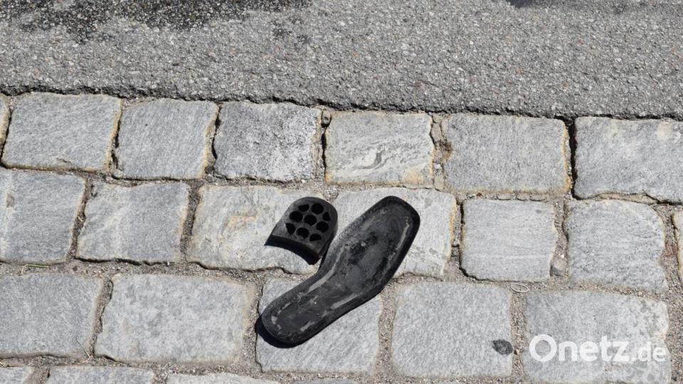Selbst den Schuhen war es zu heiß. Sie gaben den Geist auf. Bild: bnr
