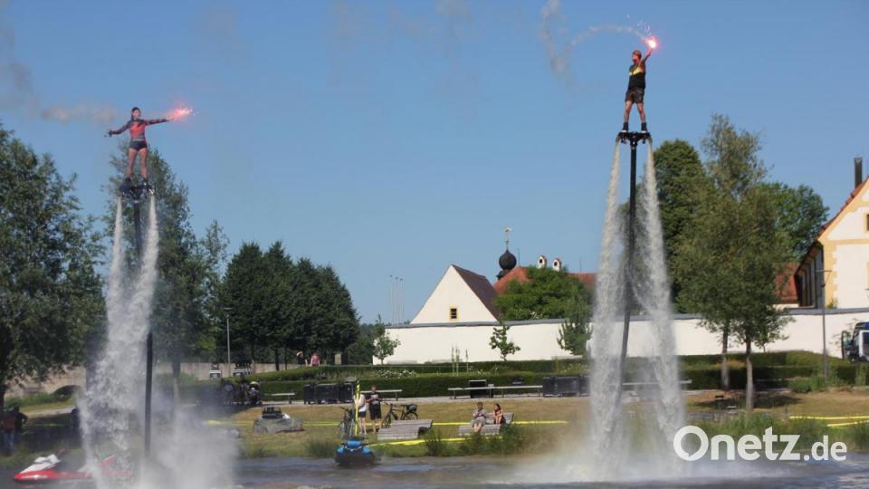 Flyboarding beim &quot;cooltour&quot;-Sommer Bild: kro