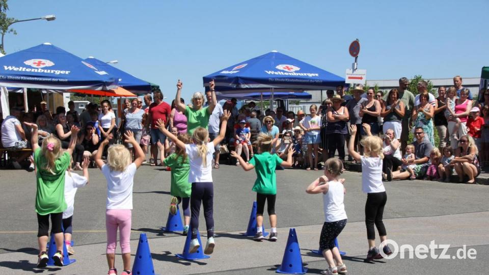 Die Kleinen der AWO-Tanzgruppe Grün-Weiß hatten ihren großen Auftritt. Bild: frd