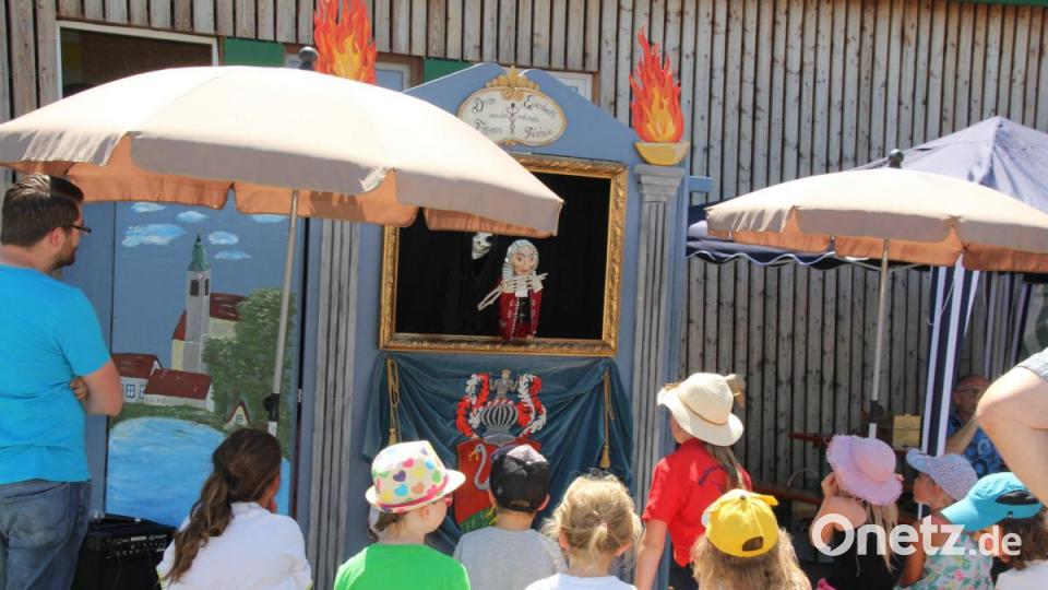 „Ich bin der Doktor Eisenbarth“, hieß es beim Puppentheater des Festspielvereins. Bild: frd