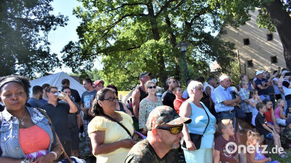 Sautrogrennen des Fischereivereins auf dem Stadtweiher Bild: rgr