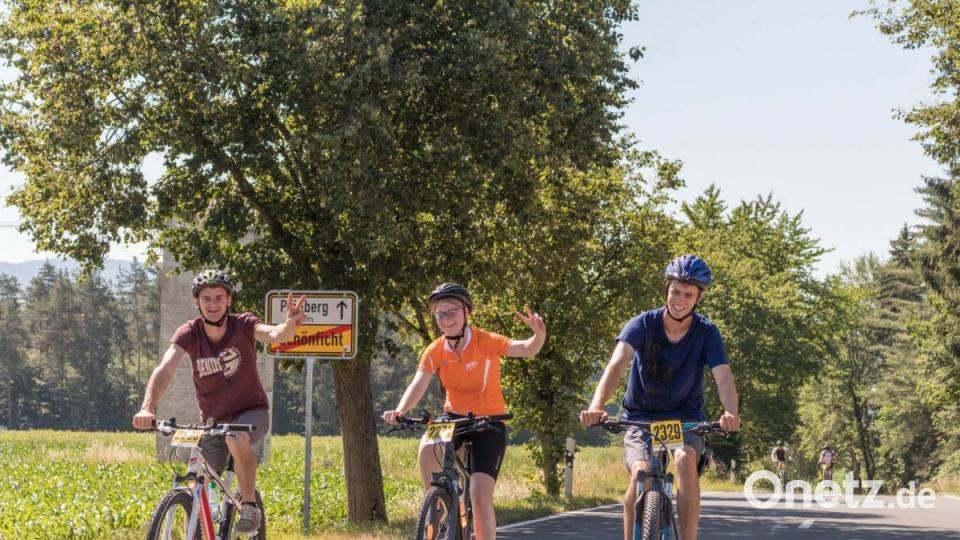 Trotz über 30 Grad Lufttemperatur und glühend heißem Asphalt, die Stimmung auf der Strecke war bestens. Die Radler genossen die atemberaubenden Panoramen, welche der Veranstaltung den Namen einbrachten. Bild: dtr