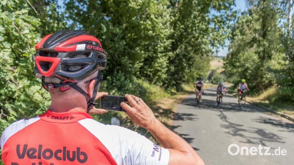 Trotz über 30 Grad Lufttemperatur und glühend heißem Asphalt, die Stimmung auf der Strecke war bestens. Die Radler genossen die atemberaubenden Panoramen, welche der Veranstaltung den Namen einbrachten. Bild: dtr