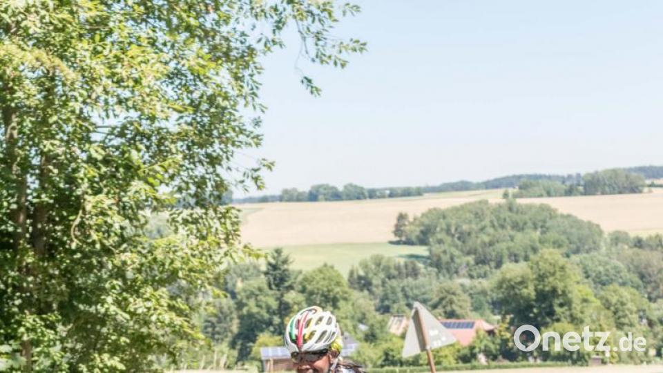 Trotz über 30 Grad Lufttemperatur und glühend heißen Asphalt, die Stimmung auf der Strecke war bestens. Die Radler genossen die atemberaubenden Panoramen, welche der Veranstaltung den Namen einbrachten. Bild: dtr