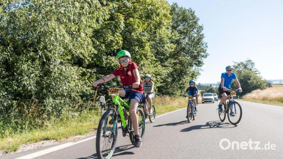 Trotz über 30 Grad Lufttemperatur und glühend heißem Asphalt, die Stimmung auf der Strecke war bestens. Die Radler genossen die atemberaubenden Panoramen, welche der Veranstaltung den Namen einbrachten. Bild: dtr
