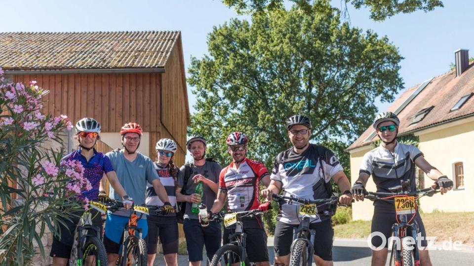 Trotz über 30 Grad Lufttemperatur und glühend heißem Asphalt, die Stimmung auf der Strecke war bestens. Die Radler genossen die atemberaubenden Panoramen, welche der Veranstaltung den Namen einbrachten. Bild: dtr