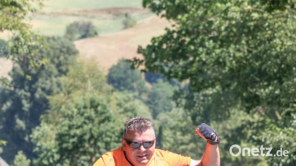 Trotz über 30 Grad Lufttemperatur und glühend heißem Asphalt, die Stimmung auf der Strecke war bestens. Die Radler genossen die atemberaubenden Panoramen, welche der Veranstaltung den Namen einbrachten. Bild: dtr