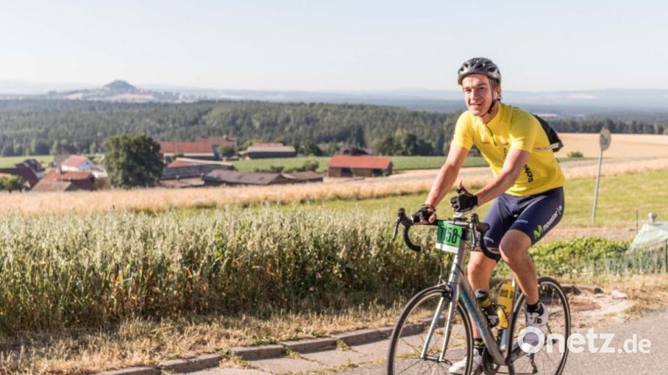 Trotz über 30 Grad Lufttemperatur und glühend heißem Asphalt, die Stimmung auf der Strecke war bestens. Die Radler genossen die atemberaubenden Panoramen, welche der Veranstaltung den Namen einbrachten. Bild: dtr