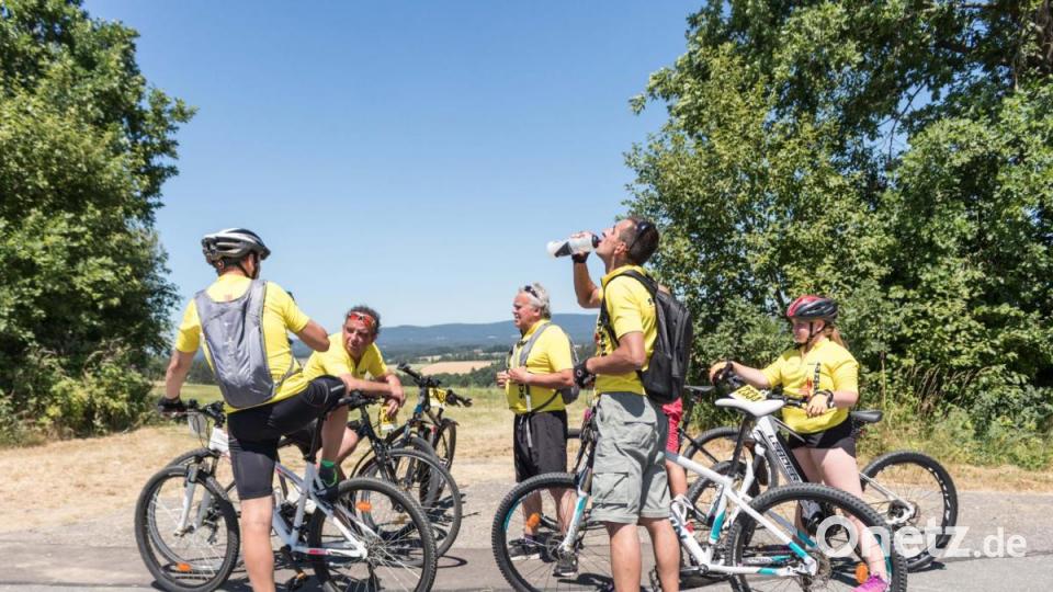 Trotz über 30 Grad Lufttemperatur und glühend heißem Asphalt, die Stimmung auf der Strecke war bestens. Die Radler genossen die atemberaubenden Panoramen, welche der Veranstaltung den Namen einbrachten. Bild: dtr