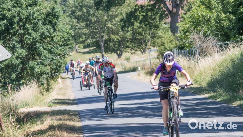 Trotz über 30 Grad Lufttemperatur und glühend heißem Asphalt, die Stimmung auf der Strecke war bestens. Die Radler genossen die atemberaubenden Panoramen, welche der Veranstaltung den Namen einbrachten. Bild: dtr