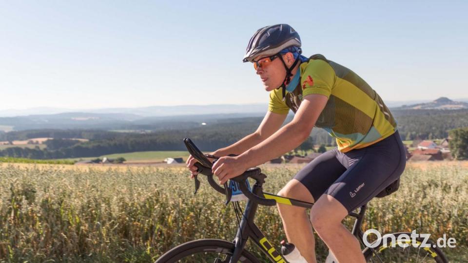 Trotz über 30 Grad Lufttemperatur und glühend heißem Asphalt, die Stimmung auf der Strecke war bestens. Die Radler genossen die atemberaubenden Panoramen, welche der Veranstaltung den Namen einbrachten. Bild: dtr
