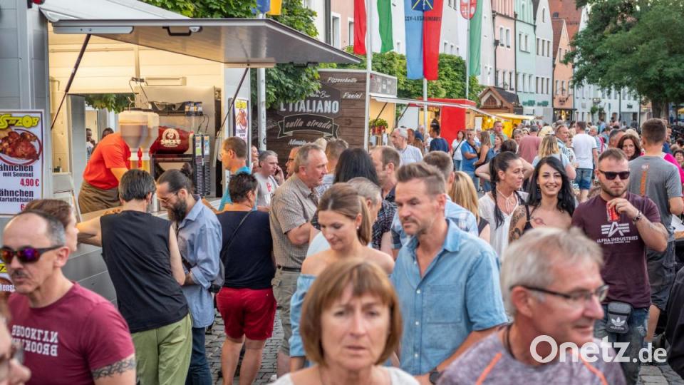 Auch für Essen und Getränke war bestens gesorgt. Bild: pml