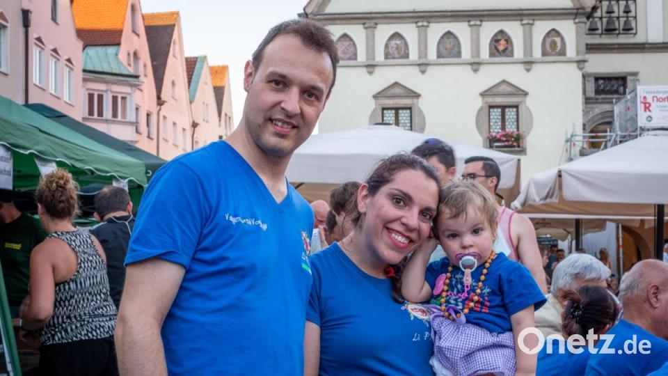 Aus der Partnerstadt Macerata waren ganze Familien angereist, um mit den Weidnern zusammen das Bürgerfest zu feiern. Bild: pml