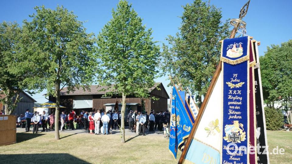 Warten auf den Beginn des Kirchenzuges Bild: nib