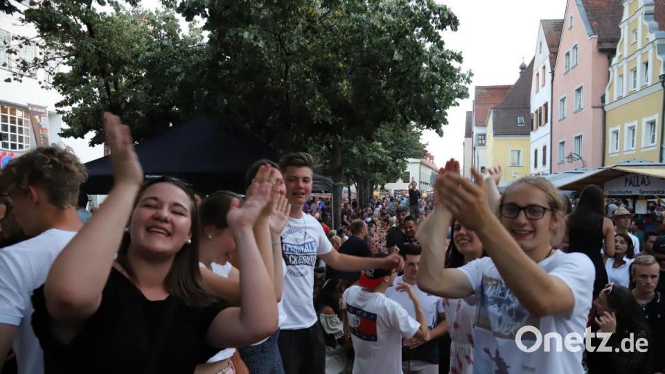 Zu &quot;Highline&quot; geht&#039;s am Unteren Markt ab. Bild: za