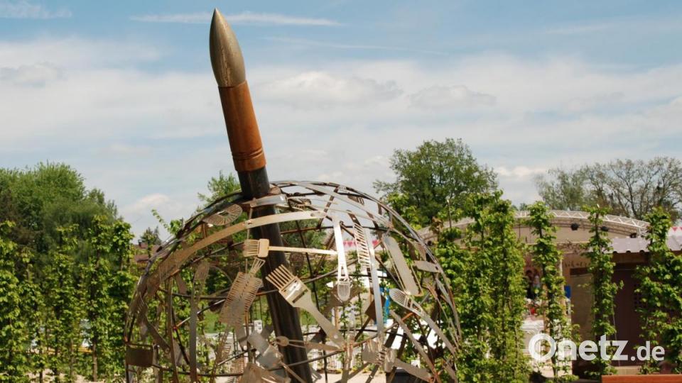 Pinsel-Kugel im Wörnitzpark. Bild: Portner