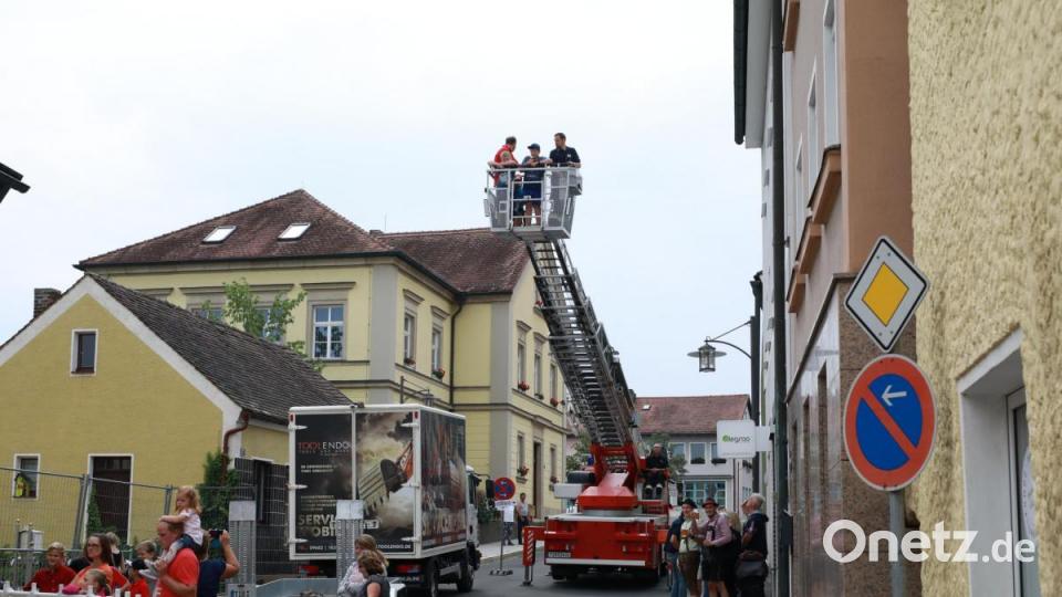 Mit der Drehleiter ging&#039;s in die Höhe. Bild: njn