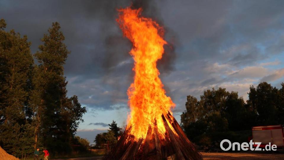 Auch die KJG der Pfarrei St. Michael in Amberg hat ein Johannisfeuer veranstaltet. Bild: Schütz