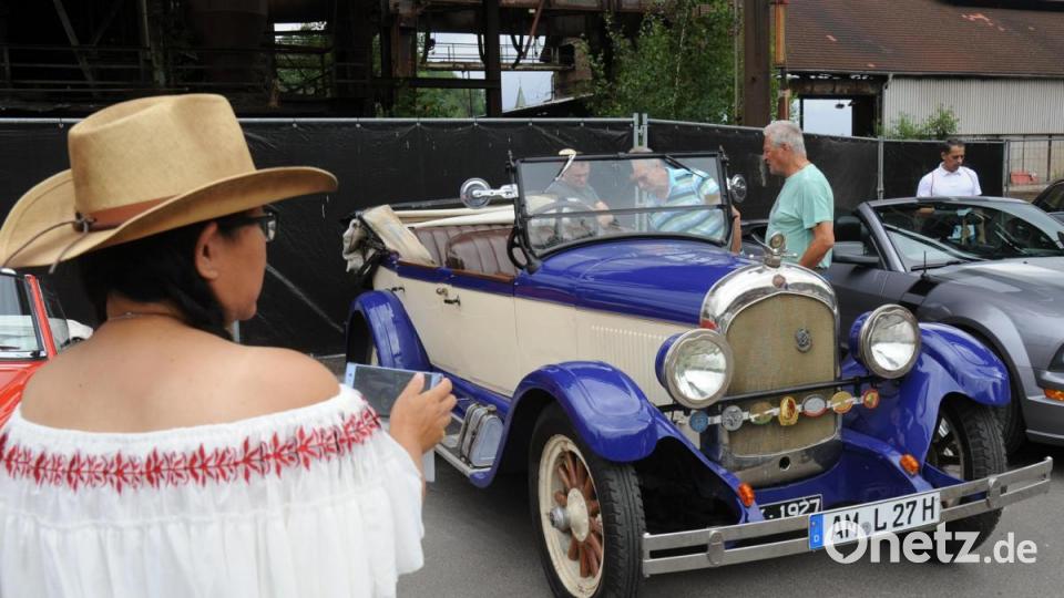 Ein Blickfang auf der Hochofen-Plaza war der Chrysler, Baujahr 1926. Bild: gf