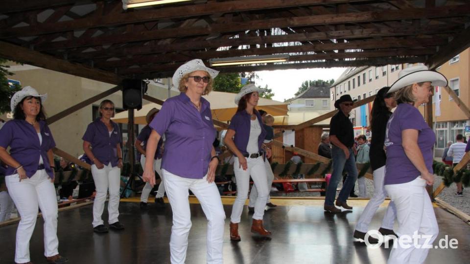 Unverzichtbar beim Waldsassneer Bürgerfest: Linedance Bild: kro