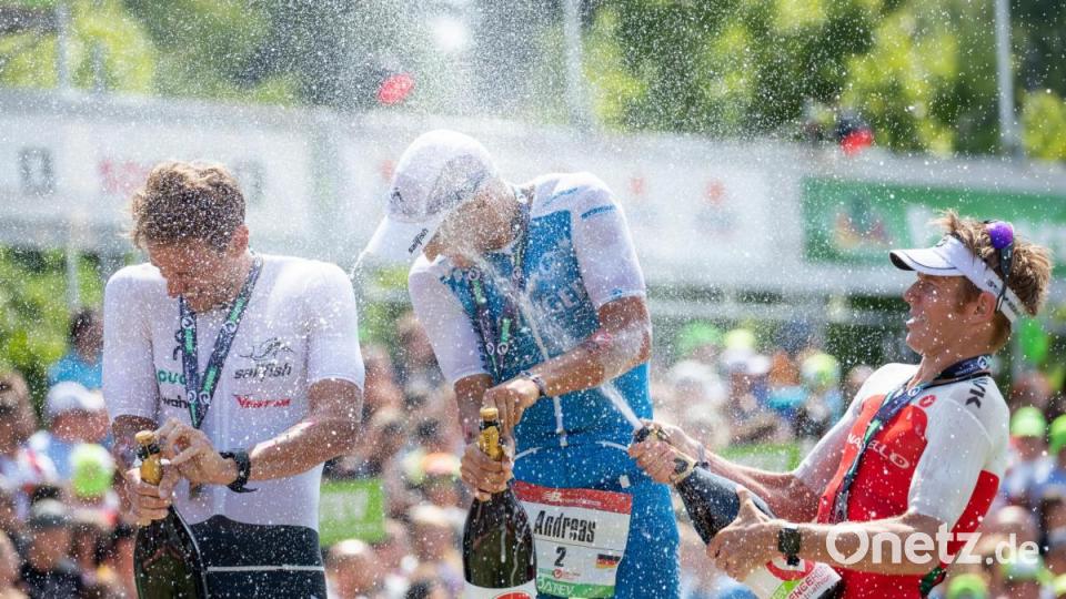 Andreas Dreitz aus Lichtenfels hat erstmals den Triathlon-Klassiker in Roth gewonnen. Bild: Daniel Karmann/dpa
