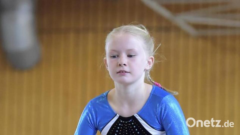 Landkreiscup 2019 des TUS Hirschau

Marlene Wolf vom TV Sulzbach am Stufenbarren

Bild: Ziegler Bild: zg