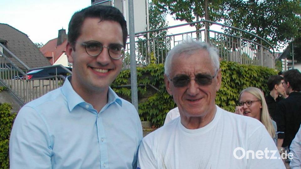 Der Stabwechsel hat schon stattgefunden: Albert Dess (rechts) und Christian Doleschal. Bild: ld