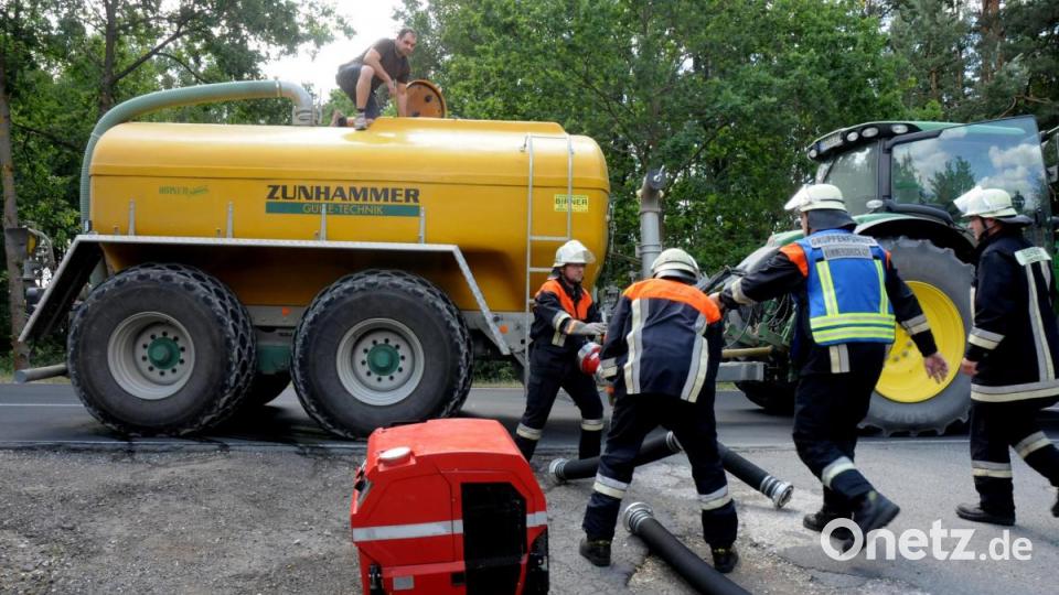 Böschungsbrände entlang der Bahnlinie Amberg-Schwandorf. Bild: Stephan Huber