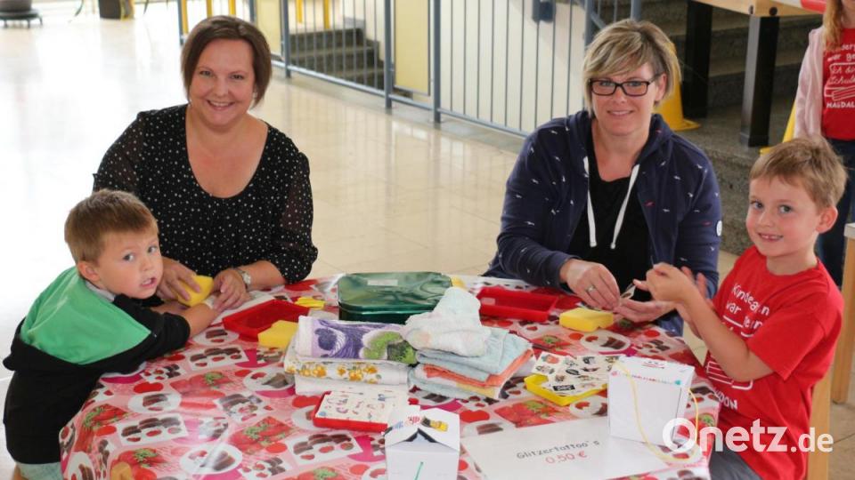 Glitzertatoos waren bei den Kindern sehr beliebt. Bild: rpp