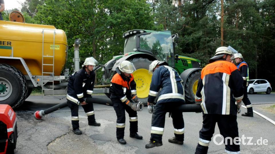 Böschungsbrände entlang der Bahnlinie Amberg-Schwandorf. Bild: Stephan Huber