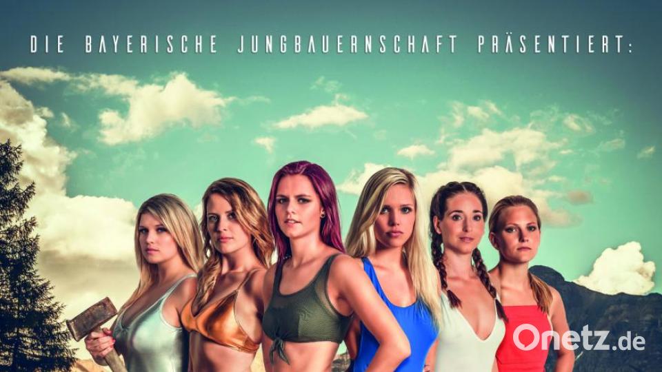 Das Cover des Jungbauernkalenders 2019. In der Mitte steht Julia aus dem Landkreis Amberg-Sulzbach, ganz rechts Stefanie aus dem Kreis Regensburg. Bild: Christian Maislinger/Jungbauernkalender 2019