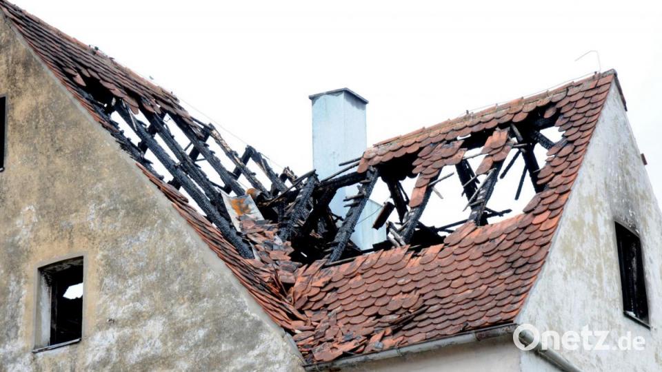 Das schwer beschädigte alte Bauernhaus. Bild: Stephan Huber