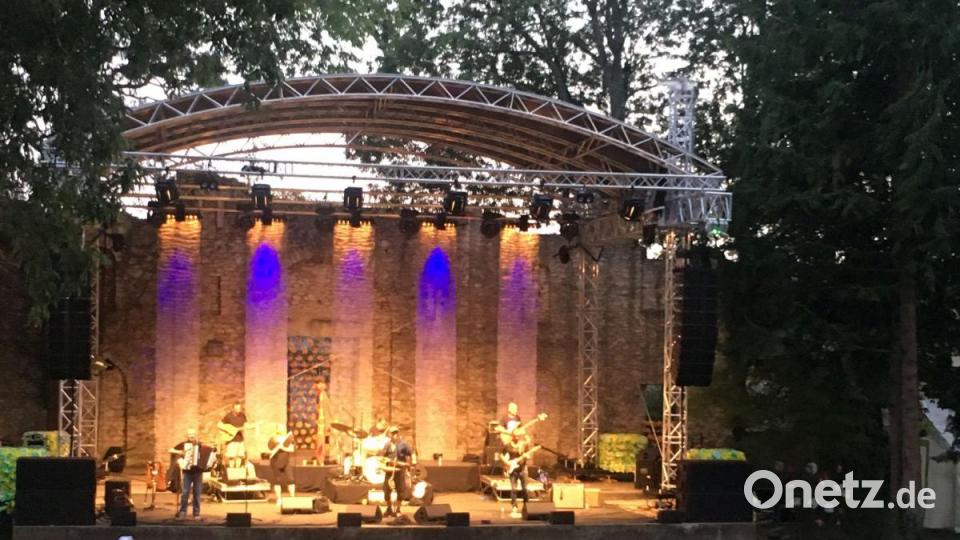 Okzitanische Sprache trifft moderne Klänge: Im Parc Gamenson fanden allabendlich Konzerte statt. Bild: san