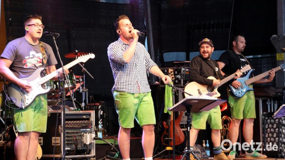 Froschhaxn-Express, Party-Musik auf dem Marktplatz Bild: GERHARD GOETZ