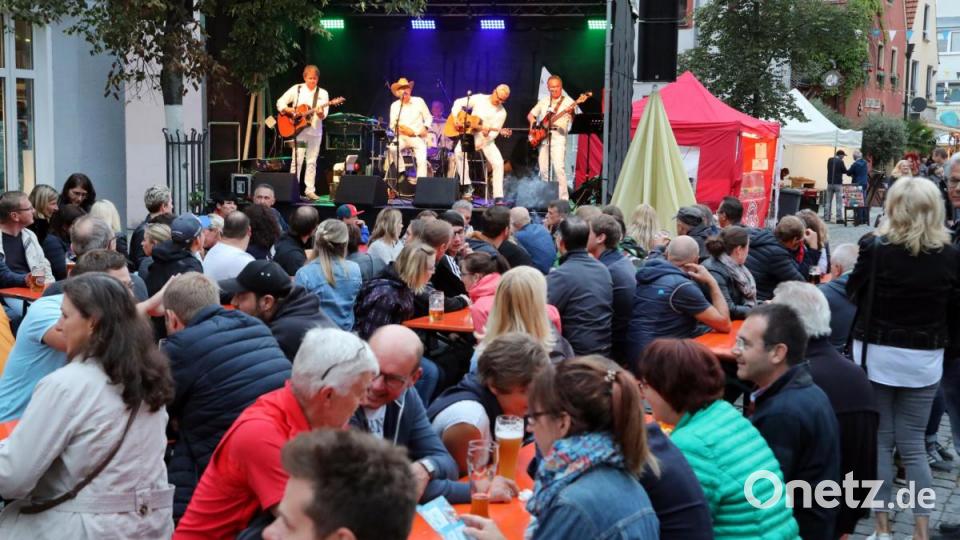 Nordgau Monophones, Pop Covers in der Breite Straße Bild: GERHARD GOETZ