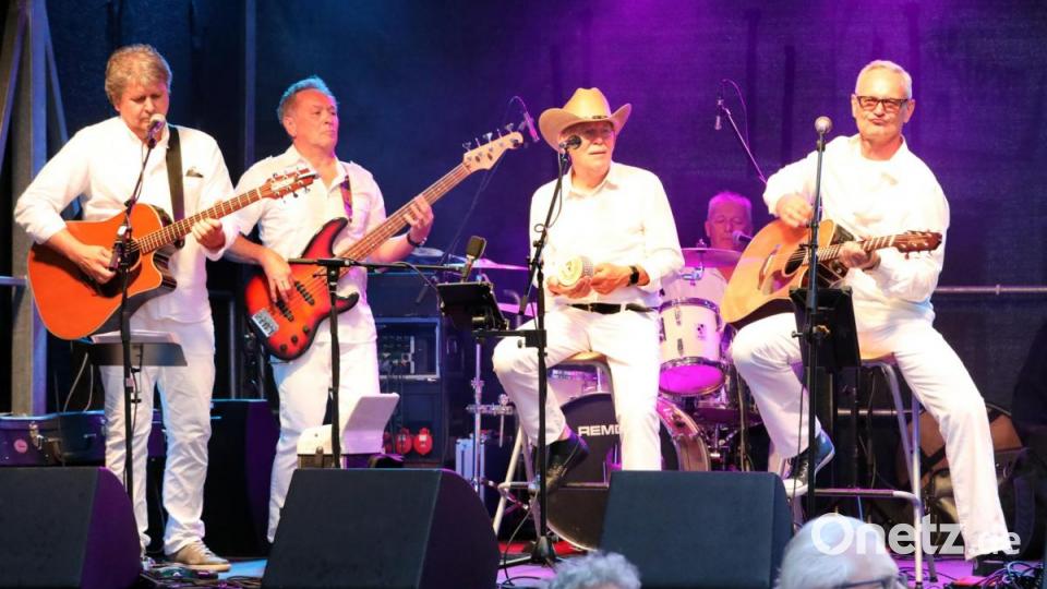 Nordgau Monophones, Pop Covers in der Breite Straße Bild: GERHARD GOETZ