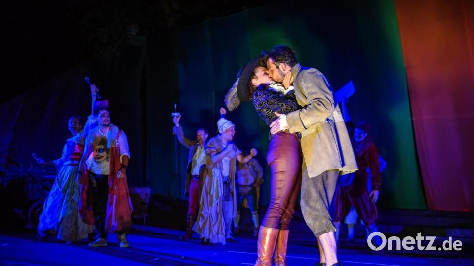 Spielszene aus Shakespeare in Love Bild: Luisenburg-Festspiele/ Florian Miedl