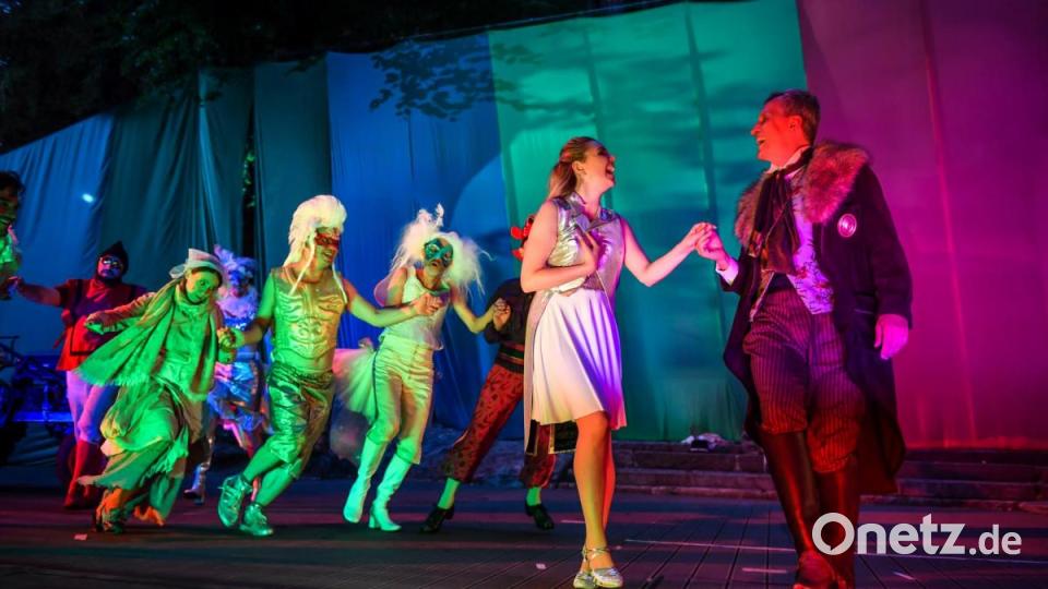 Spielszene aus Shakespeare in Love Bild: Luisenburg-Festspiele/ Florian Miedl