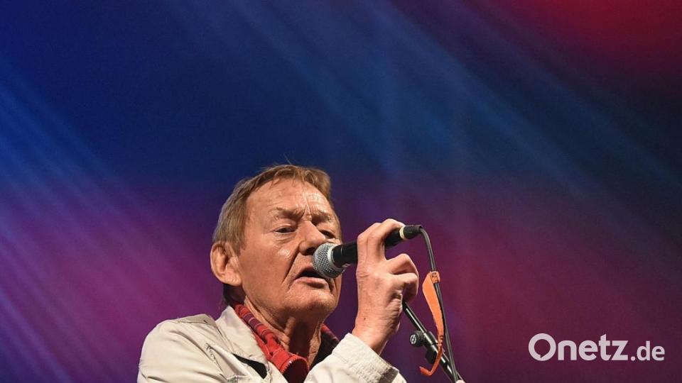 Mit einem nostalgischen und bewegenden Auftritt begeistert Österreichs Musik-Ikone Wolfgang Ambros seine Fans. Bild: Tobias Schwarzmeier