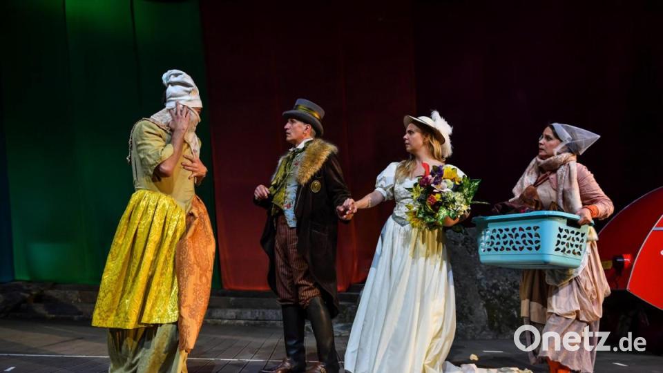 Spielszene aus Shakespeare in Love Bild: Luisenburg-Festspiele/ Florian Miedl