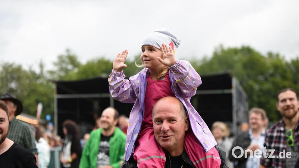 Auch die kleinen Fans haben Spaß. Bild: Tobias Schwarzmeier