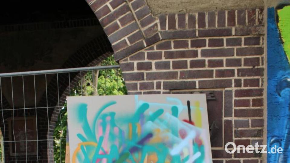 Die Übungstafel. Hier werden die ersten Versuche mit der Spraydose gemacht. Bild: Susanne Forster