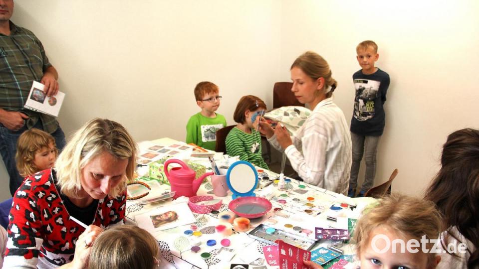 Schminken war bei den Kindern sehr gefragt, da musste man sich schon mal anstellen. Bild: boj